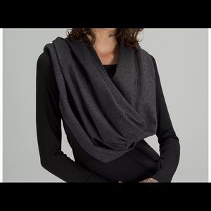 Vinyasa scarf from lulu lemon NWT black snap